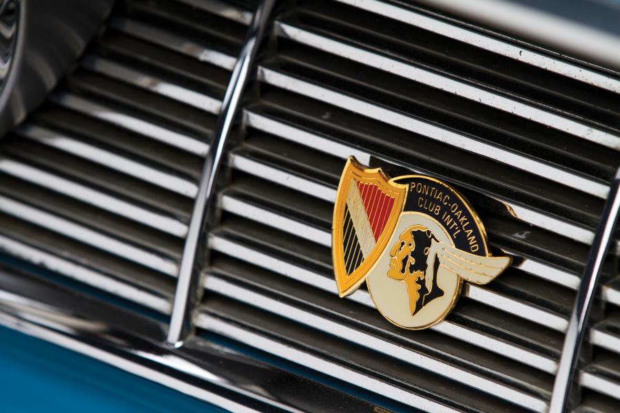 Детали экстерьера Pontiac Bonneville Convertible (2867) 1961 года  (фото 48 из 59)